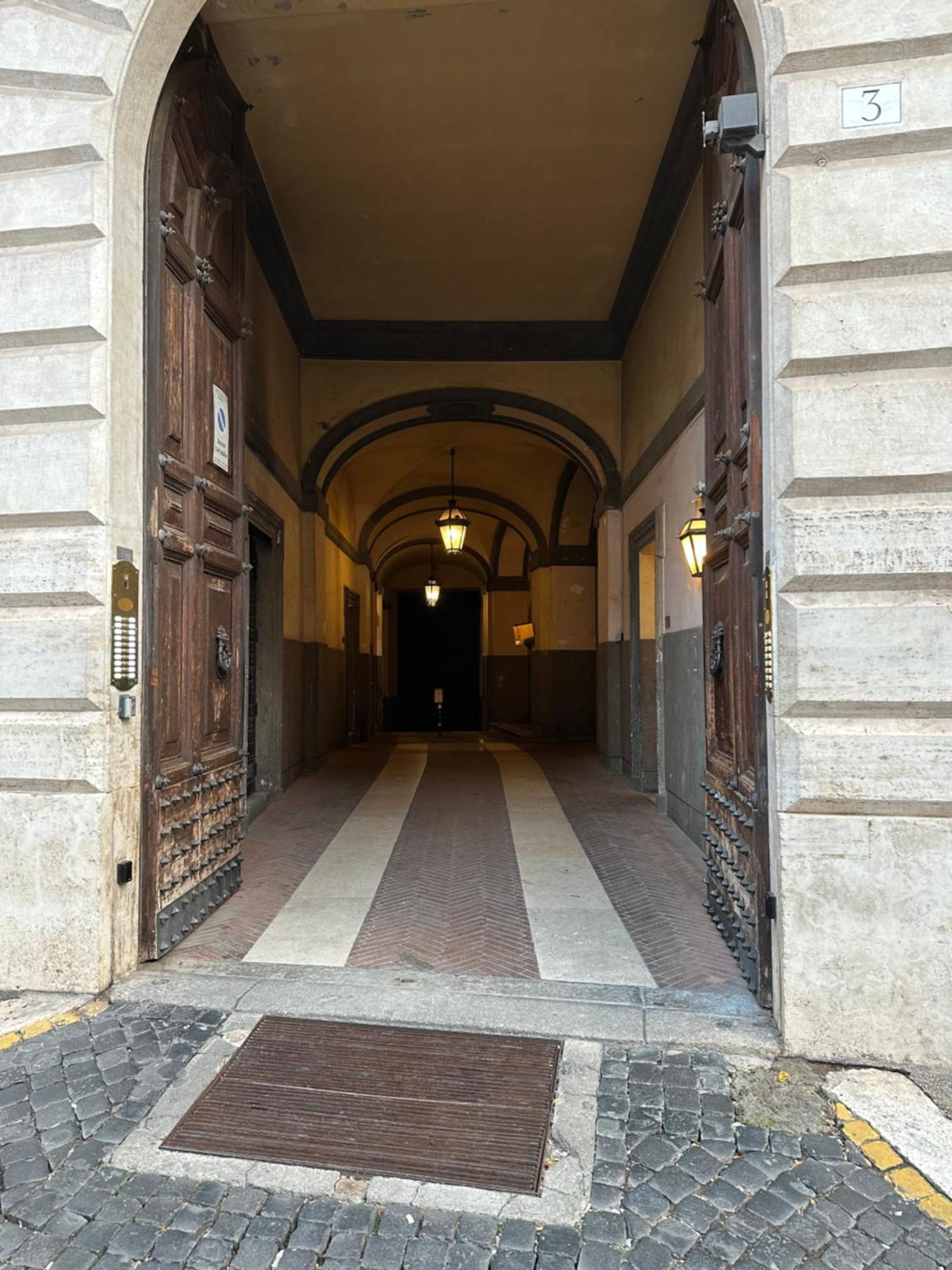Welcome To Pantheon Apartment Rom